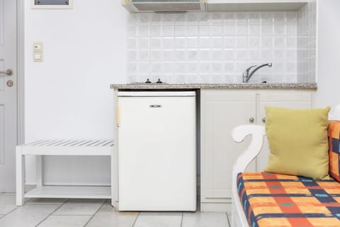 Double Room | Private kitchen | Full-size fridge, oven, stovetop, electric kettle