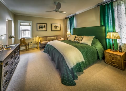 Room, 1 King Bed, Non Smoking | Soundproofing, free WiFi, bed sheets