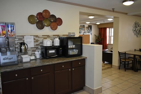 Free daily continental breakfast