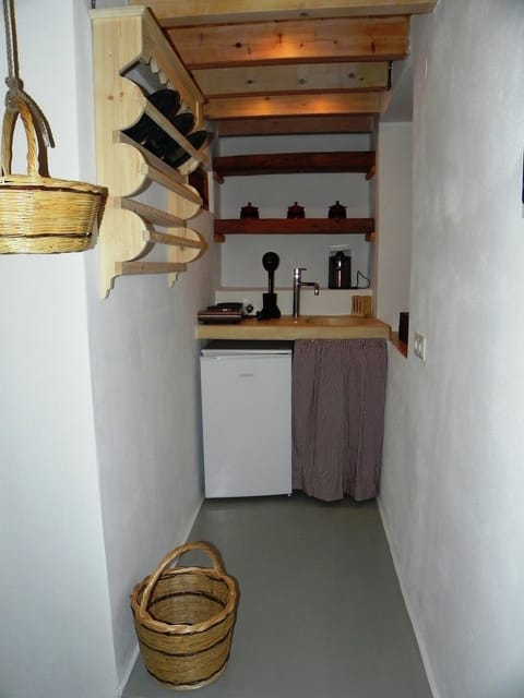 Deluxe Suite | Private kitchenette | Fridge, stovetop, coffee/tea maker, electric kettle