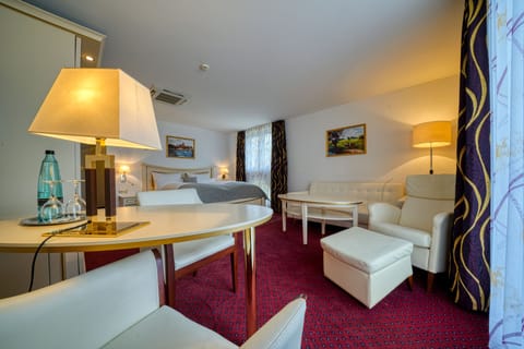 Comfort Double Room Lake Side | Desk, laptop workspace, soundproofing, free WiFi