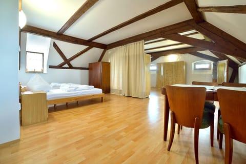 Family Quadruple Room | Desk, free WiFi