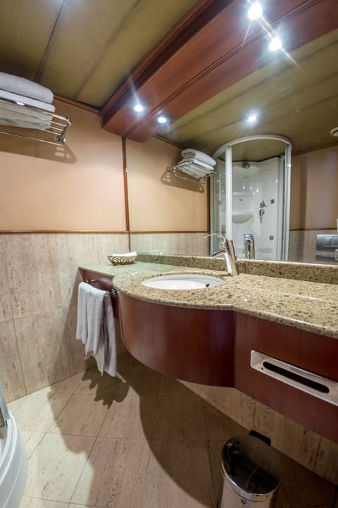 Superior Triple Cabin | Bathroom | Shower, rainfall showerhead, designer toiletries, hair dryer