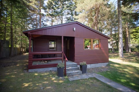 Lodge, 2 Bedrooms (Glenmuick) | Free cribs/infant beds, free rollaway beds, free WiFi, bed sheets