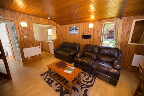 Lodge, 2 Bedrooms (Balmoral) | Living area | Smart TV, DVD player