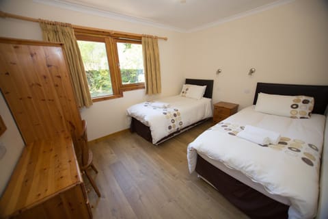 Lodge, 2 Bedrooms (Craigcoillich) | Free cribs/infant beds, free rollaway beds, free WiFi, bed sheets