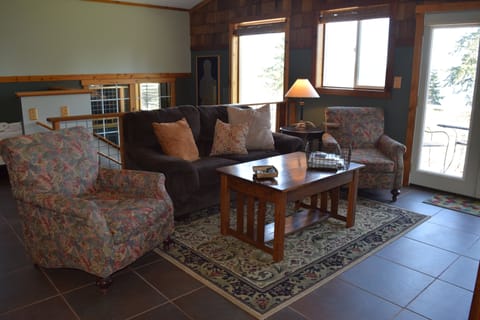 Studio Suite, Multiple Beds, Non Smoking, Ocean View | Individually decorated, individually furnished, iron/ironing board