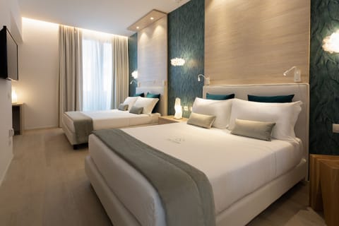 Deluxe Double Double | Minibar, in-room safe, individually furnished, desk