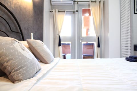 Deluxe Double Room, Non Smoking, Balcony | Desk, soundproofing, free WiFi, bed sheets