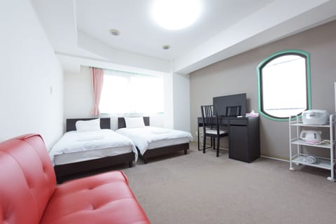 Standard Room 603 | Desk, laptop workspace, free WiFi, bed sheets