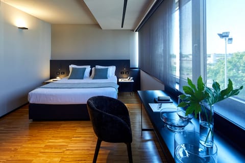 Minibar, in-room safe, individually decorated, desk