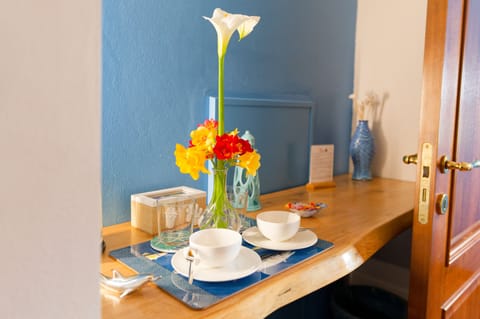 Classic Room, 1 Queen Bed, Non Smoking | Individually decorated, free WiFi, bed sheets