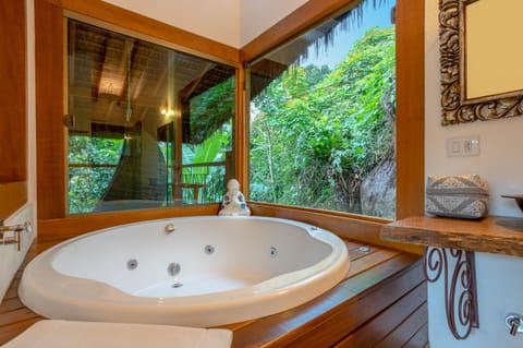 Deluxe Chalet, Multiple Beds, Non Smoking, Partial Ocean View | Jetted tub