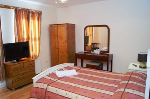 Superior Double Room | Soundproofing, iron/ironing board, free WiFi