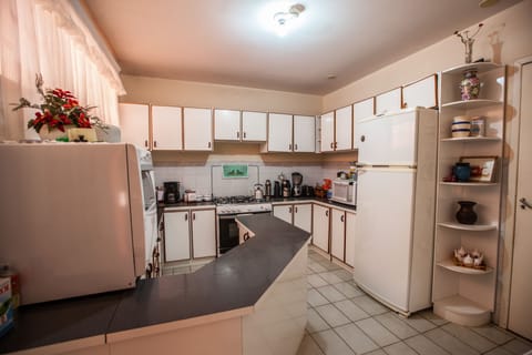 Exclusive House | Private kitchen | Full-size fridge, microwave, stovetop, coffee/tea maker