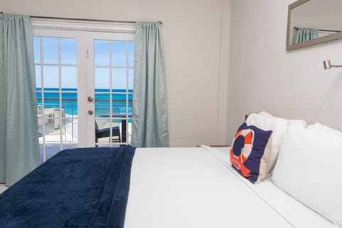 City Studio, 1 King Bed, Ocean View | Egyptian cotton sheets, Tempur-Pedic beds, individually furnished