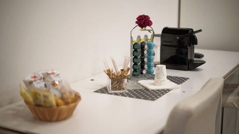 Comfort Suite, 1 Double Bed with Sofa bed, Hot Tub, Garden Area | In-room dining