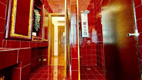 Premium Quadruple Room, Multiple Beds, Non Smoking (Romeo) | Bathroom shower