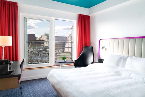 Superior Room, City View | In-room safe, desk, blackout drapes, soundproofing