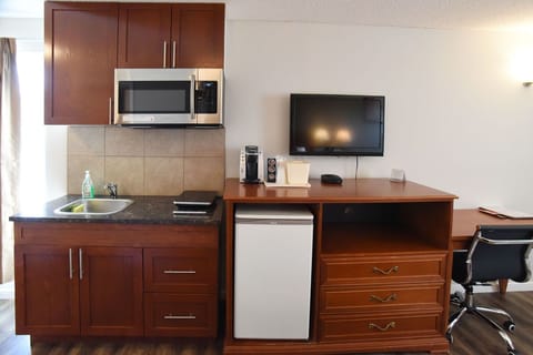 Fridge, microwave, coffee/tea maker