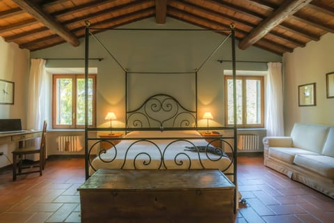 Superior Double Room, 1 Queen Bed, Non Smoking | Desk, cribs/infant beds, rollaway beds, free WiFi