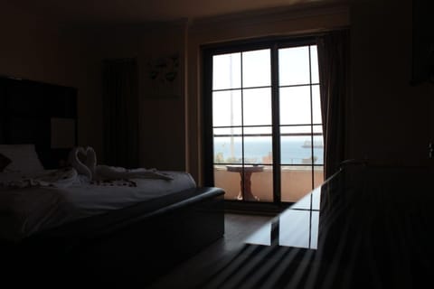 Deluxe Double or Twin Room, Sea View | Desk, free WiFi, bed sheets