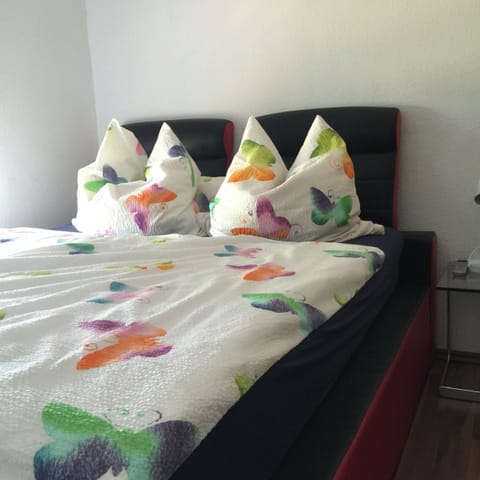 Double Room | Desk, iron/ironing board, free WiFi, bed sheets