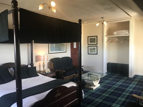 Standard Double Room | Desk, iron/ironing board, free WiFi, bed sheets