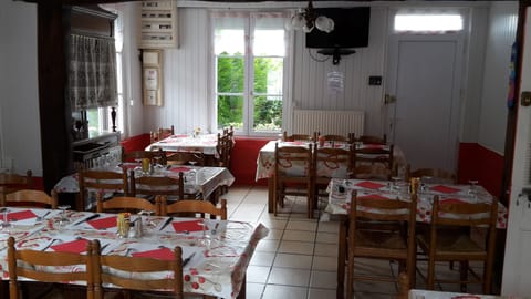 Lunch and dinner served, French cuisine