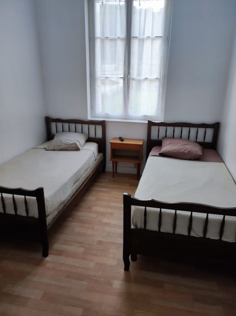 Twin Room | Free WiFi, bed sheets