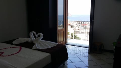 Superior Double Room, Balcony, Sea View | Minibar, in-room safe, desk, free cribs/infant beds