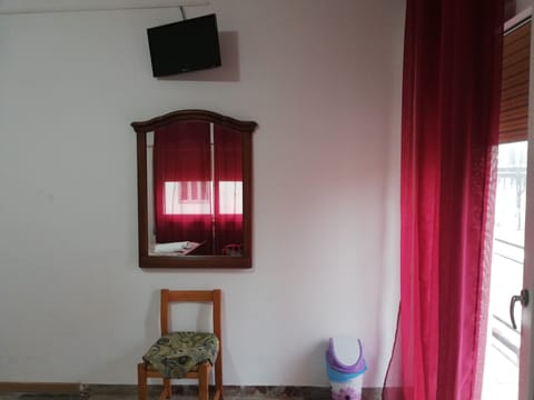 Standard Double Room, Shared Bathroom | Desk, free WiFi, bed sheets