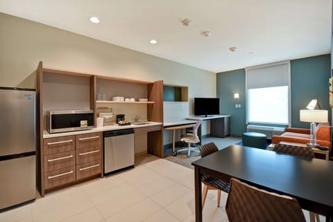 Suite, 1 King Bed, Accessible, Bathtub (Mobility & Hearing) | Minibar, soundproofing, iron/ironing board, cribs/infant beds