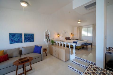 One Bedroom Oceanfront | In-room safe, individually decorated, individually furnished, desk