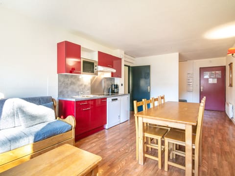 Appartement 2 rooms cabin 8 persons | Private kitchen | Fridge, microwave, stovetop, dishwasher