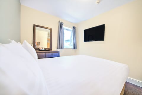 Deluxe Double Room, 1 Double Bed | 20 bedrooms, individually decorated, individually furnished
