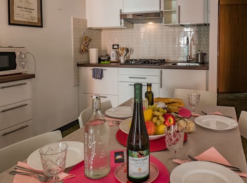 Apartment, 2 Bedrooms | Private kitchen | Full-size fridge, microwave, oven, stovetop