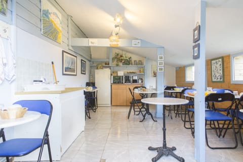 Standard Yurt | Breakfast area | Free daily continental breakfast