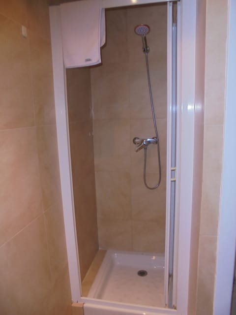 Economy Double Room (H) | Bathroom shower