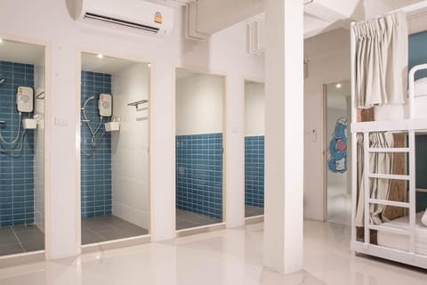 Mixed Dormitory  | Bathroom | Shower, towels