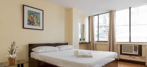 Premium Double Room | Premium bedding, minibar, desk, free WiFi