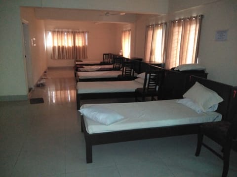 13 Bed Shared Dormitory for Men | Free WiFi, bed sheets