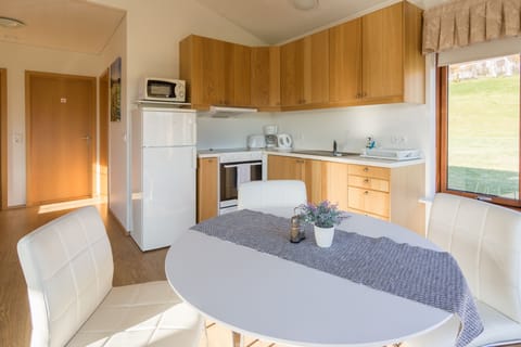 Cottage, 2 Bedrooms | Private kitchenette | Highchair