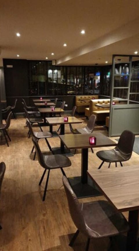 Daily buffet breakfast (GBP 12.95 per person)