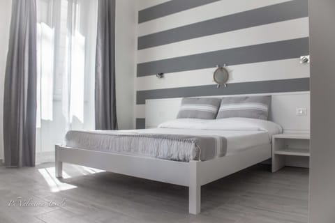 Superior Room, 1 Queen Bed, Non Smoking | Down comforters, in-room safe, individually decorated, desk