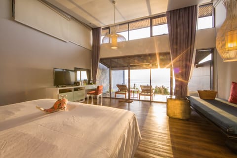 The Privilege Suite with Spectacular Sea View | Premium bedding, down comforters, Select Comfort beds, minibar