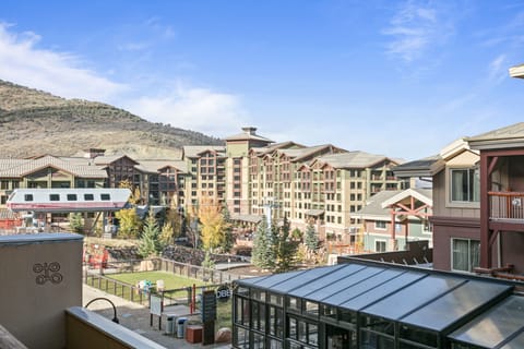 Deluxe Condo | Balcony view