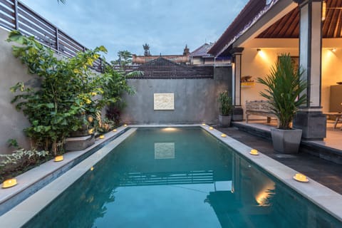 Private pool