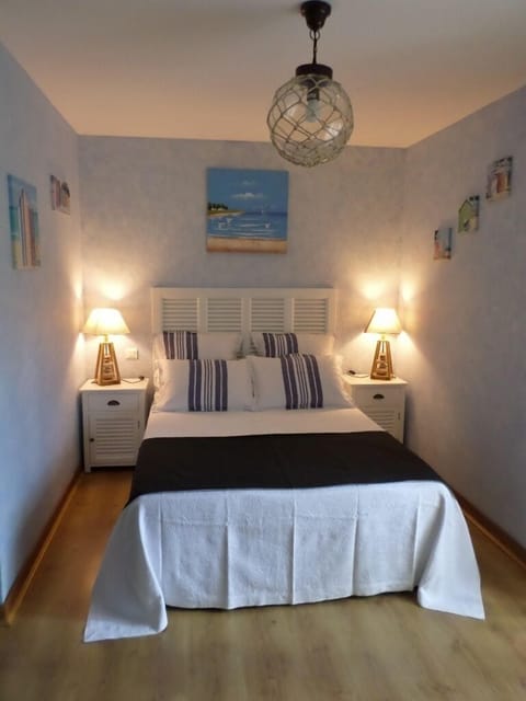 Standard Double Room, Non Smoking, Private Bathroom (Bord de l'Eau) | Hypo-allergenic bedding, individually decorated, individually furnished