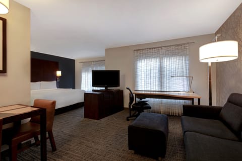 Suite, 1 Bedroom, Corner | Hypo-allergenic bedding, in-room safe, desk, laptop workspace